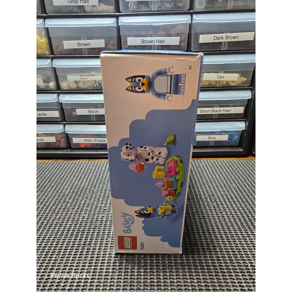 LEGO Bluey Playground Fun with Bluey and Chloe Building Set 11201 Brand New Seal - Picture 5 of 6
